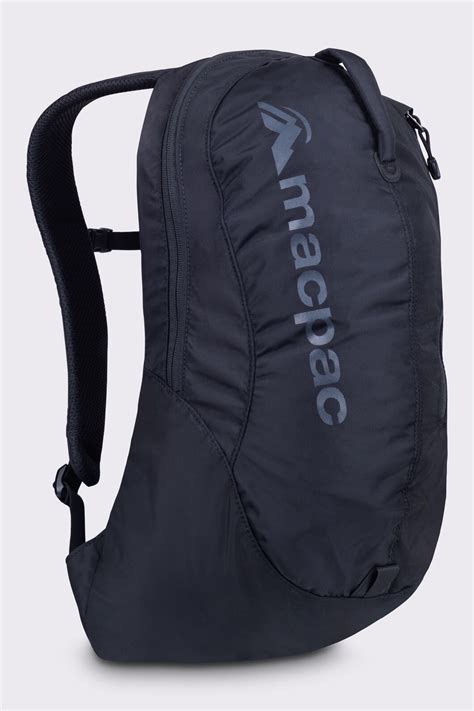 macpac kahuna 18l backpack.